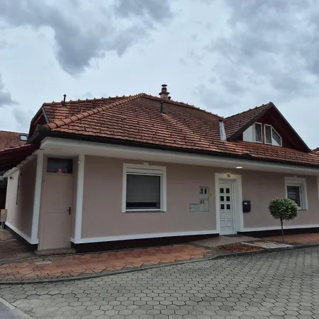 Oddih V Mirnem In Zelenem Okolju *