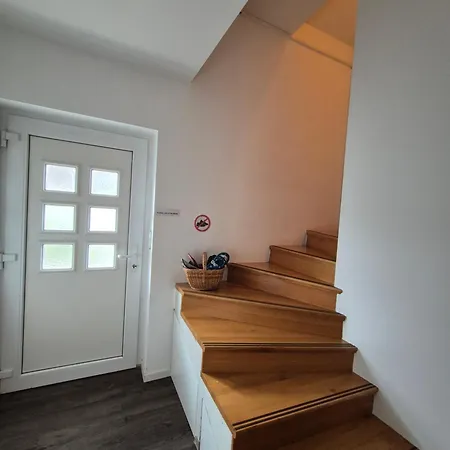 Oddih V Mirnem In Zelenem Okolju Apartment Skofljica