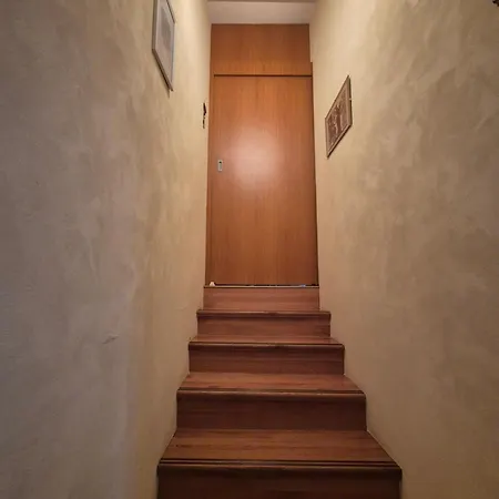 Oddih V Mirnem In Zelenem Okolju Škofljica