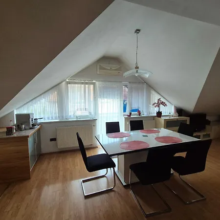 Oddih V Mirnem In Zelenem Okolju Škofljica